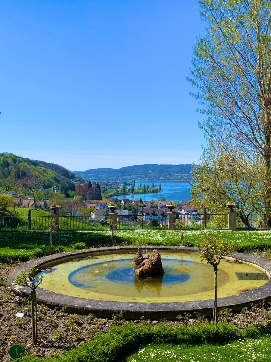 lukas_iff's tweet image. Ganz in der Nähe befindet sich einer der schönsten Aussichtspunkte am #Untersee: Schloss #Arenenberg in Salenstein. Das Bistro Louis Napoléon ist auch sympathisch… 😍 #Bodensee #Thurgau #Schweiz