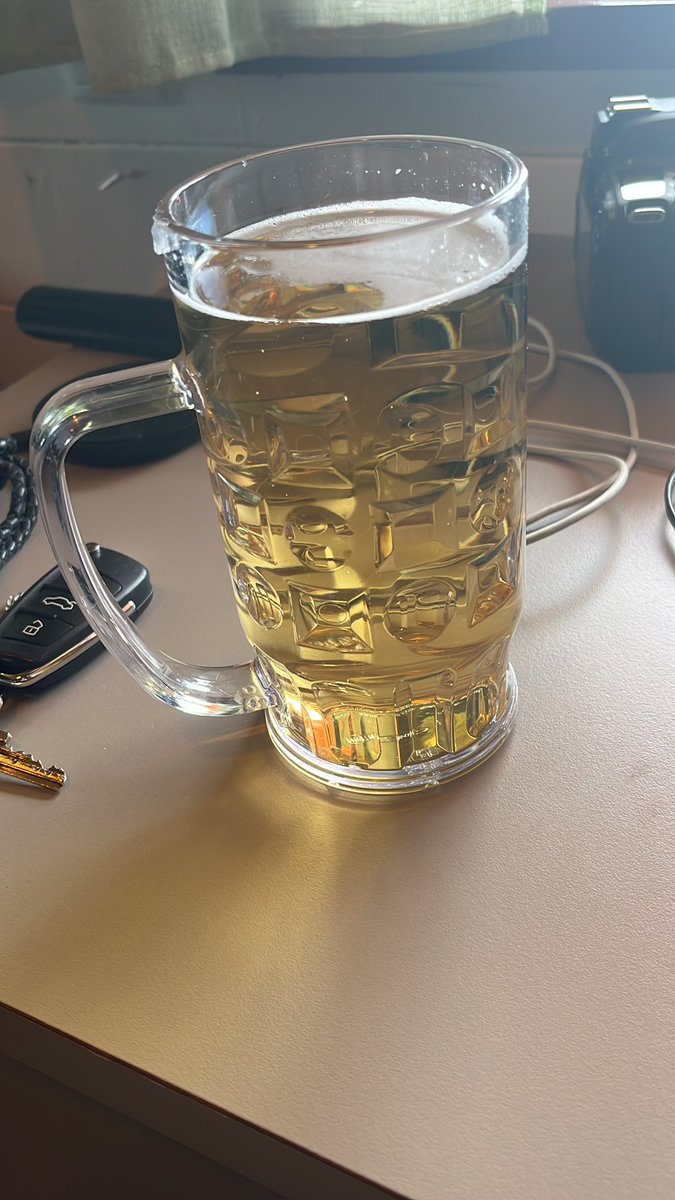 Saurer radler am fb platz, dass sollte doch erlaubt sein oder? <a href="/marcopogo666/">Marco Pogo</a>