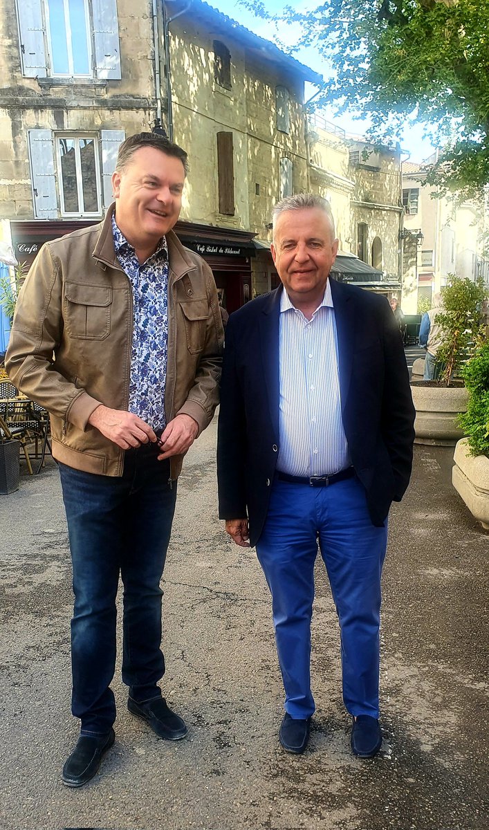Après deux ans d'absence pour cause de #COVID, de retour en #Arles pour la #Feria de #Pâques où j'ai le plaisir de retrouver Laurent Burgoa, sénateur du Gard, ardent défenseur de nos #traditions.