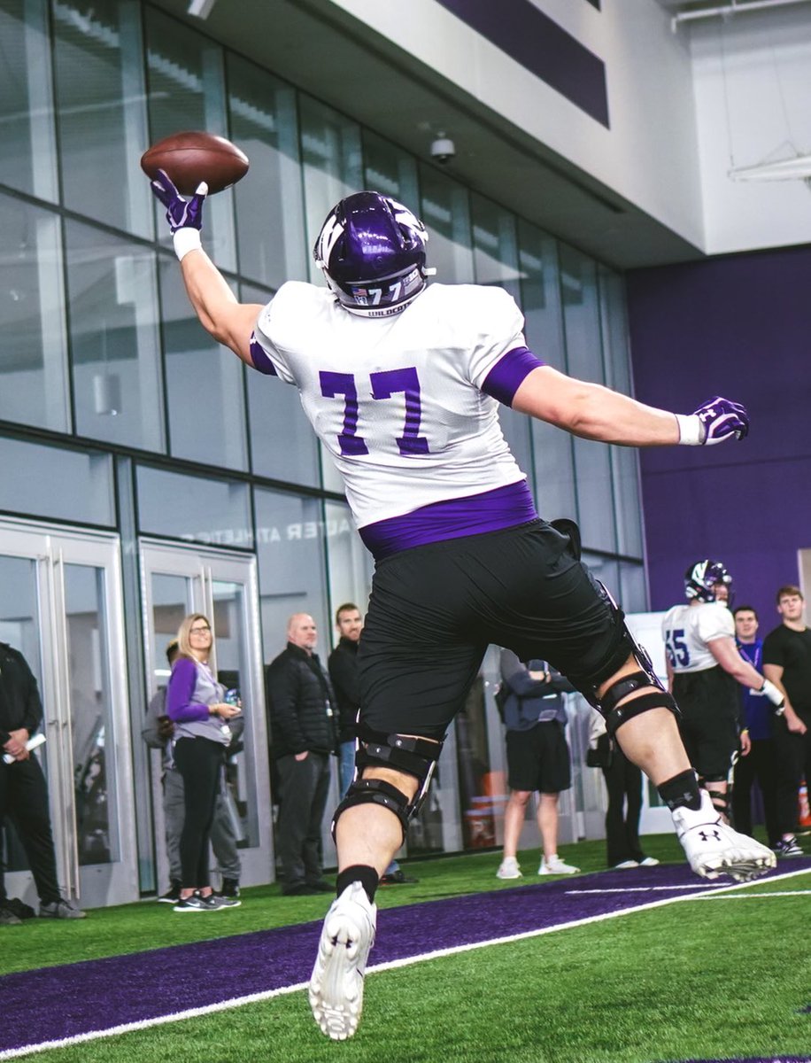 coachfitz51's tweet photo. Get the ball to your playmakers!

#GoCats | @PSkoronski https://t.co/alFCBqNDeL
