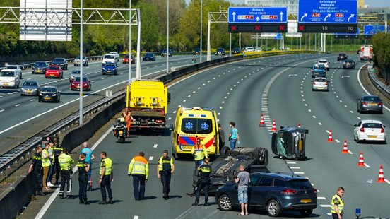 A27 bij Utrecht grotendeels dicht na heftig ongeluk, file vanuit het zuiden rtvutrecht.nl/nieuws/3377358…