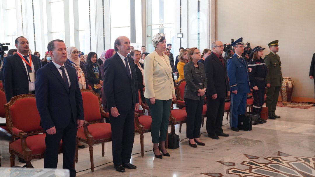 أشرفت اليوم وزيرة الثقافة والفنون بقصر الثقافة مفدي زكرياء، على الإفتتاح الرسمي لفعاليات شهر التراث تحت شعار"تراثنا غير المادي، هوية وأصالة"، حيث تم بالمناسبة تنظيم يوم دراسي حول التراث غير المادي تحت شعار "حماية التراث غير المادي ورهانات الهوية"

facebook.com/10006900742624…