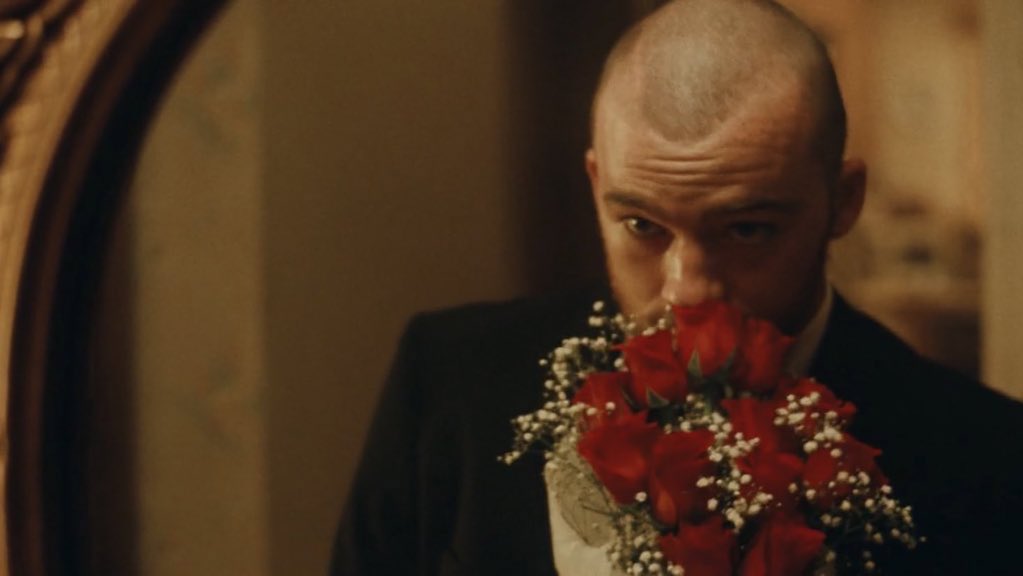 fexihq's tweet photo. currently thinking about how lexi never got to see fez sitting front row in a suit with flowers for her #euphoria https://t.co/be2xKA84wp