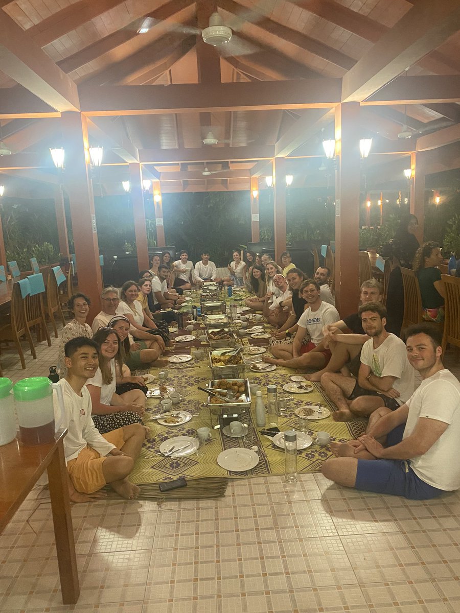 MarineEnvManMSc's tweet photo. Tonight is #Maldiviannight 🇲🇻  the lovely ladies from MaRHE centre have cooked us a delicious traditional Maldivian meal https://t.co/VxnbgmOO89