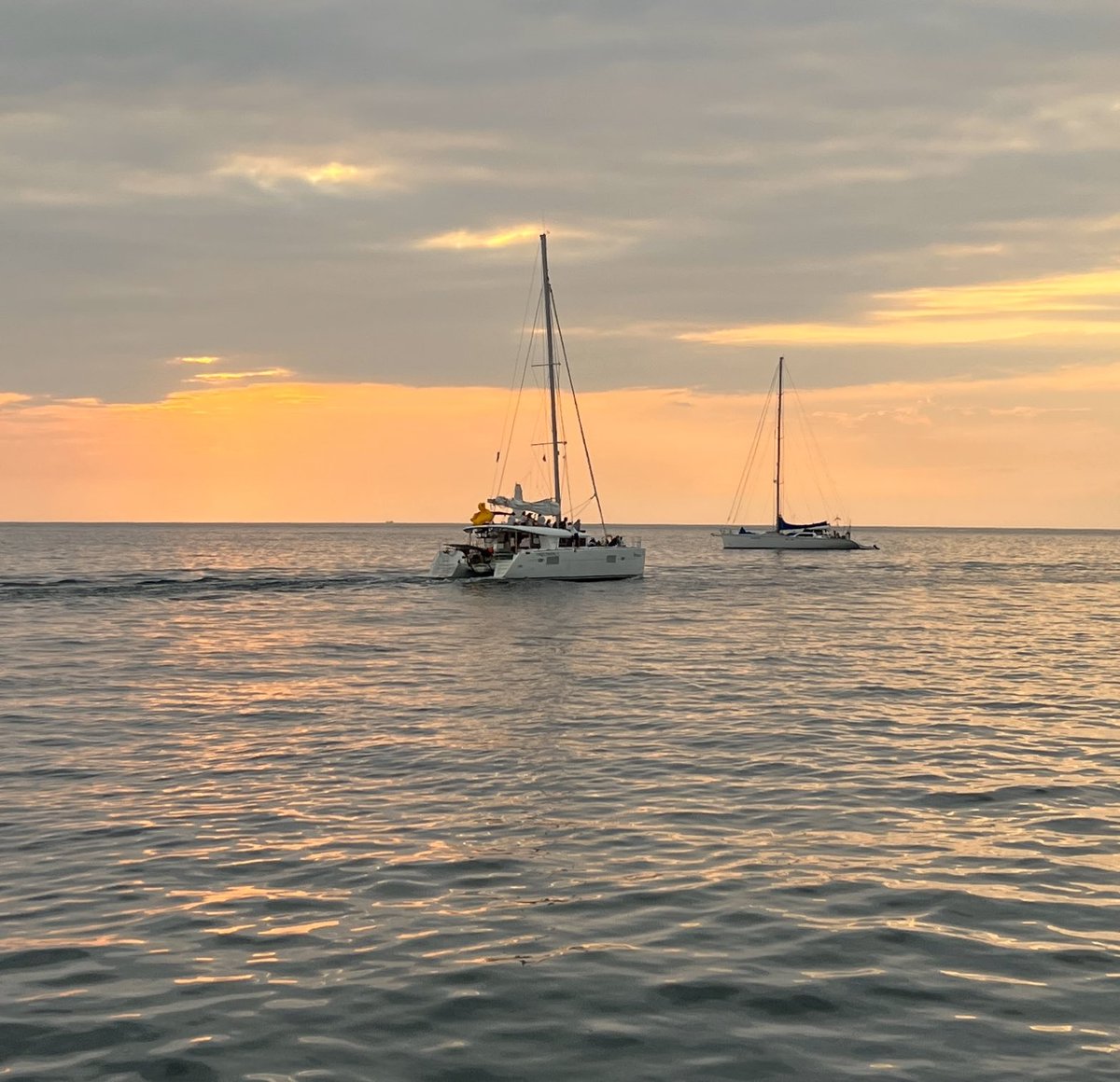 maybe I'm hypnotized﹙ 🥂 ﹚