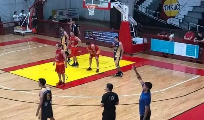 MisionesDeporte's tweet photo. HOY se dará inicio el torneo Apertura 2022 de la Asociación Posadeña de Básquet. Serán 8 equipos los que participarán: Tokio Rojo, Tokio Amarillo, CAPRI Azul, CAPRI Blanco, Mitre, 2 de Abril , Brown y Luz y Fuerza.
https://t.co/1YURHFXhkz https://t.co/HTwkRqrslD