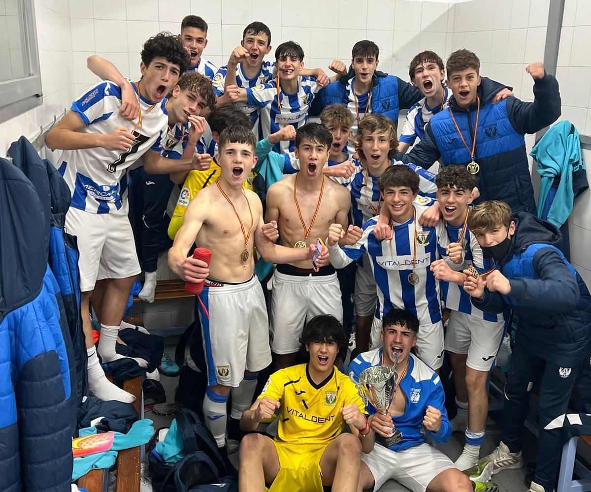 CanteraPepinera's tweet photo. 🏆 La Cantera Pepinera vence y disfruta en los torneos de Semana Santa. 

🔗 https://t.co/zUohwJlK8e 

#CanteraPepinera https://t.co/D7HuF3w64P