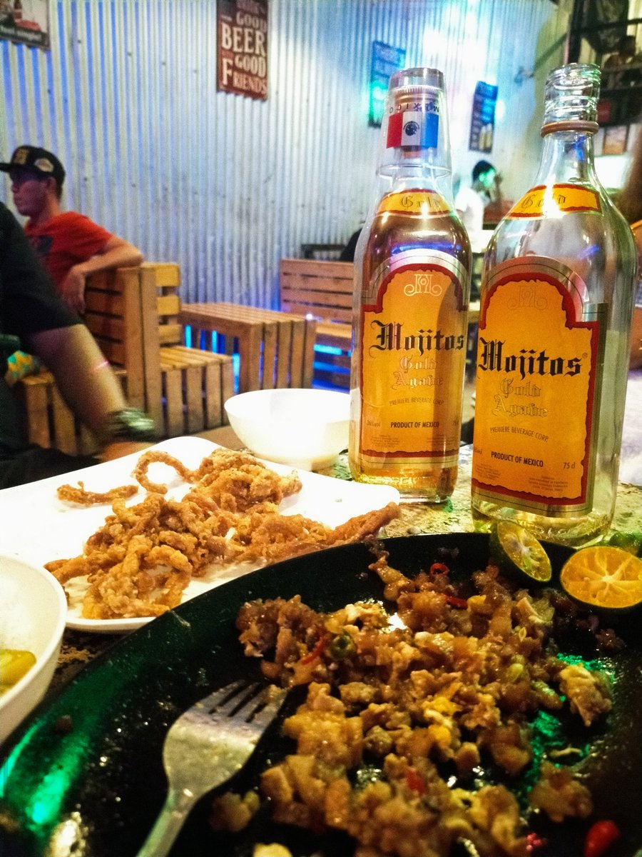 Buff25Daddy's tweet photo. For the 3rd night! @WarehouseNo4 https://t.co/V0gXAuBKud