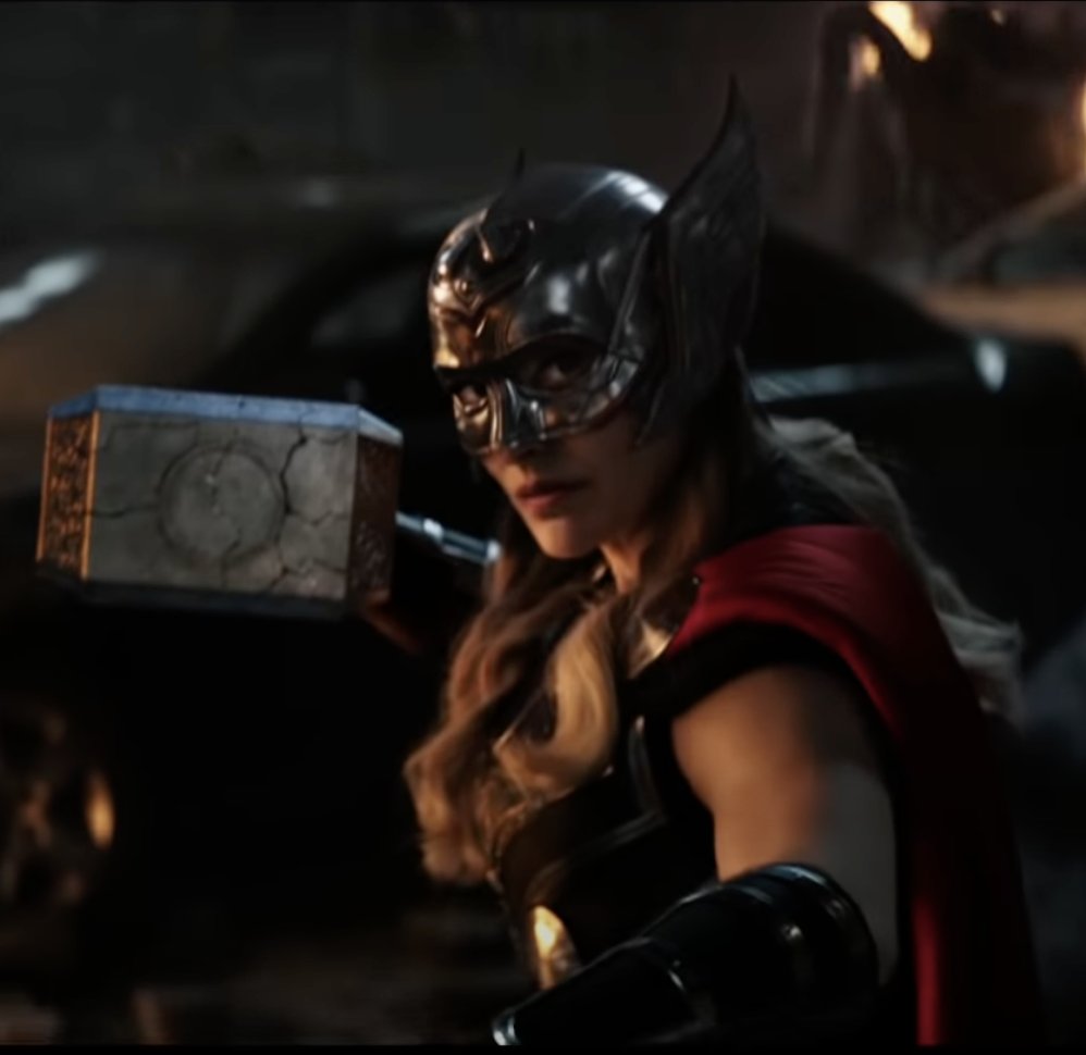 IGN's tweet photo. How it started vs. how it's going. #ThorLoveAndThunder https://t.co/pg4lK3xlUB