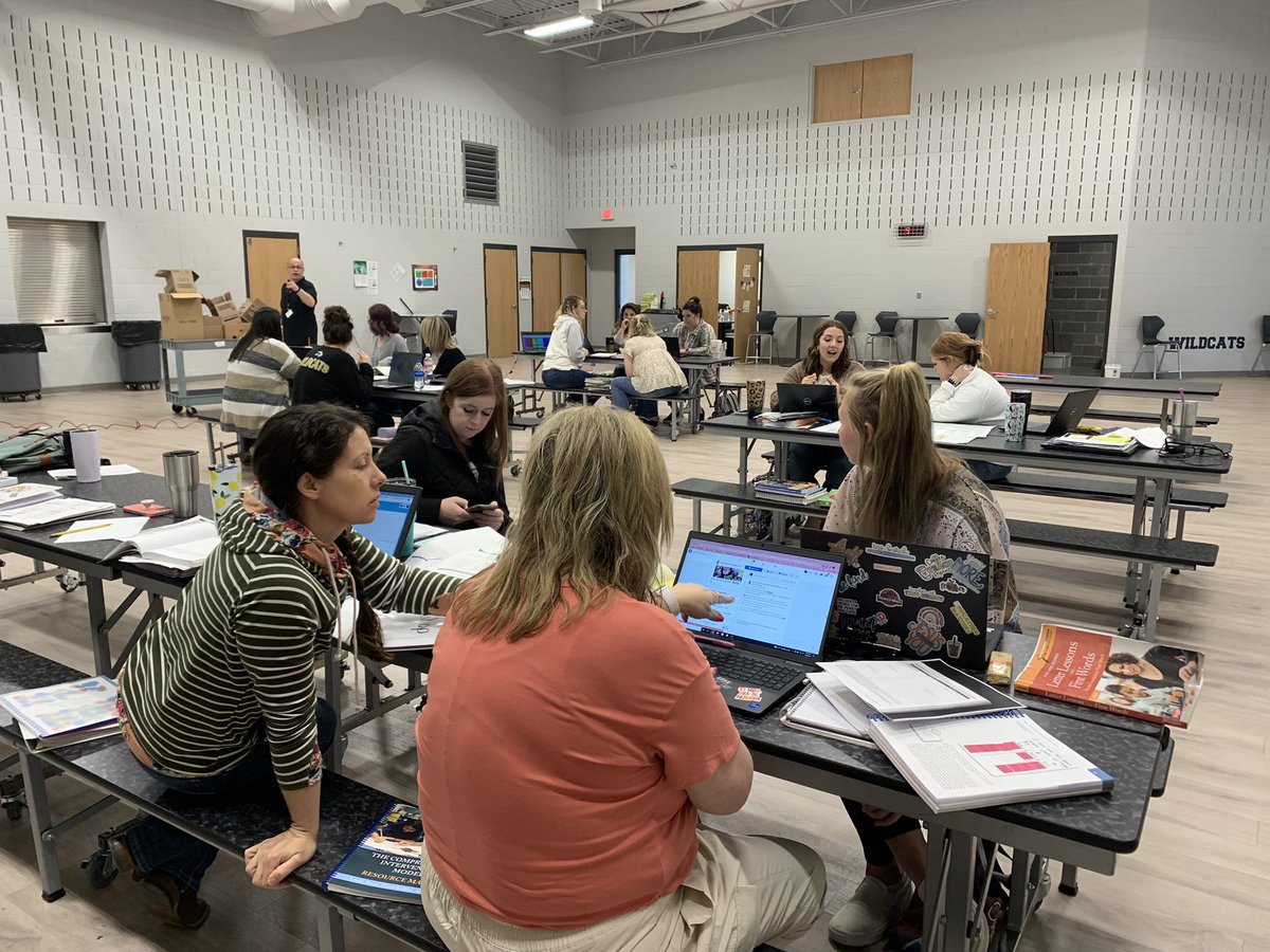 elaine_branham's tweet photo. We are finishing this year strong and planning for next year today! Teachers are busy collaborating to make their Year at a Glance! @NSDGoodman @samantha581 @autumnmosby #plcday #greatman https://t.co/V347OcgaOL