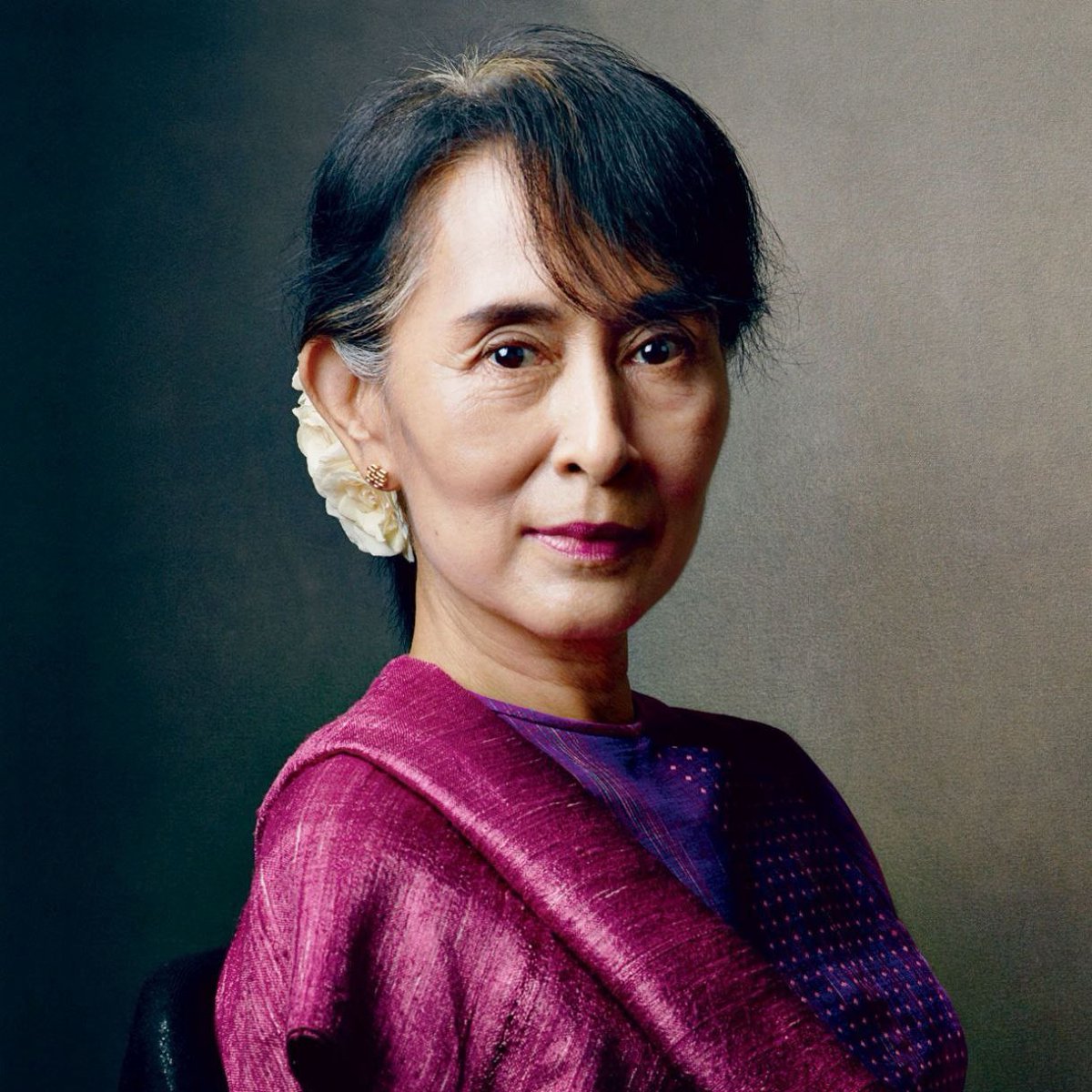 ActivistLittle's tweet photo. Myanmar's ousted leader Daw Aung San Suu Kyi has called for unity among her people, according to a source familiar with her legal proceedings, in rare remarks since her overthrow in a military coup last year.

#2022Apr18Coup #WhatsHappeningInMyanmar https://t.co/IbAOgRd8Oe