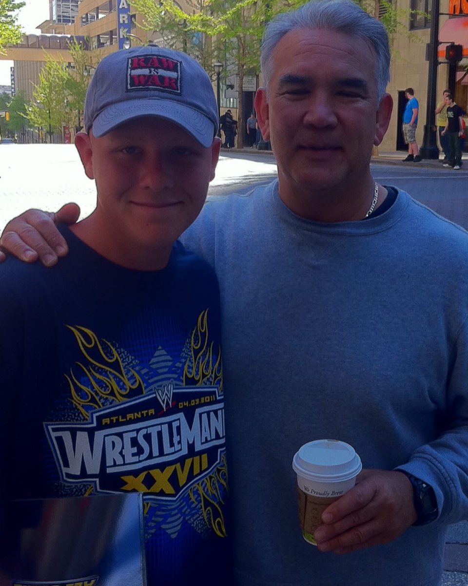 StonePayneProd's tweet image. After 11 years it was so cool to once again meet and get an updated picture with the legendary Ricky The Dragon Steamboat 🐉 #SCX2