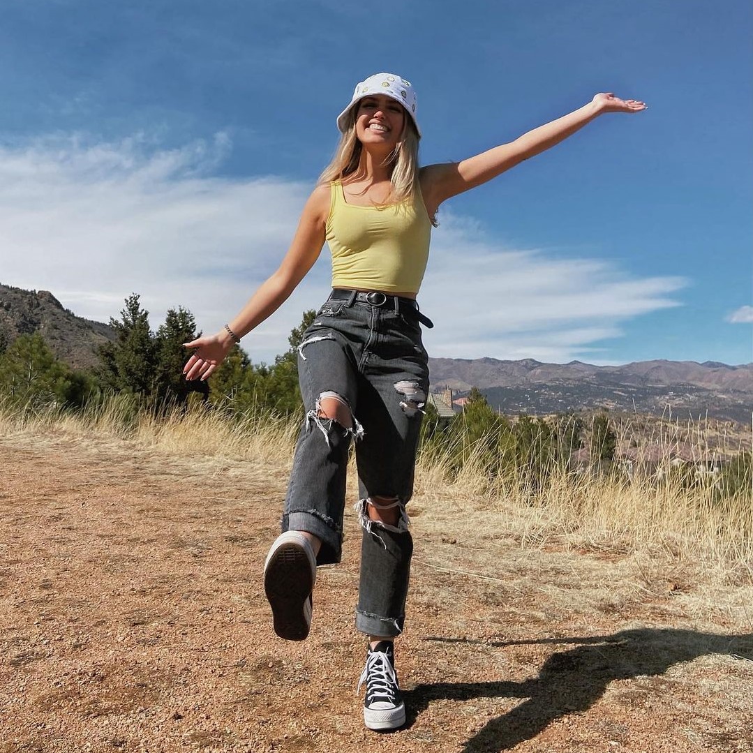 ShopValleyRiver's tweet photo. Treat every day like it’s Earth Day. 🌏 Shop the Real Good collection at @AEO for fashion-forward finds made from sustainably sourced materials and manufactured with less wastewater. ♻ 

📸: ssavannah_3 https://t.co/TljAbNyd4C