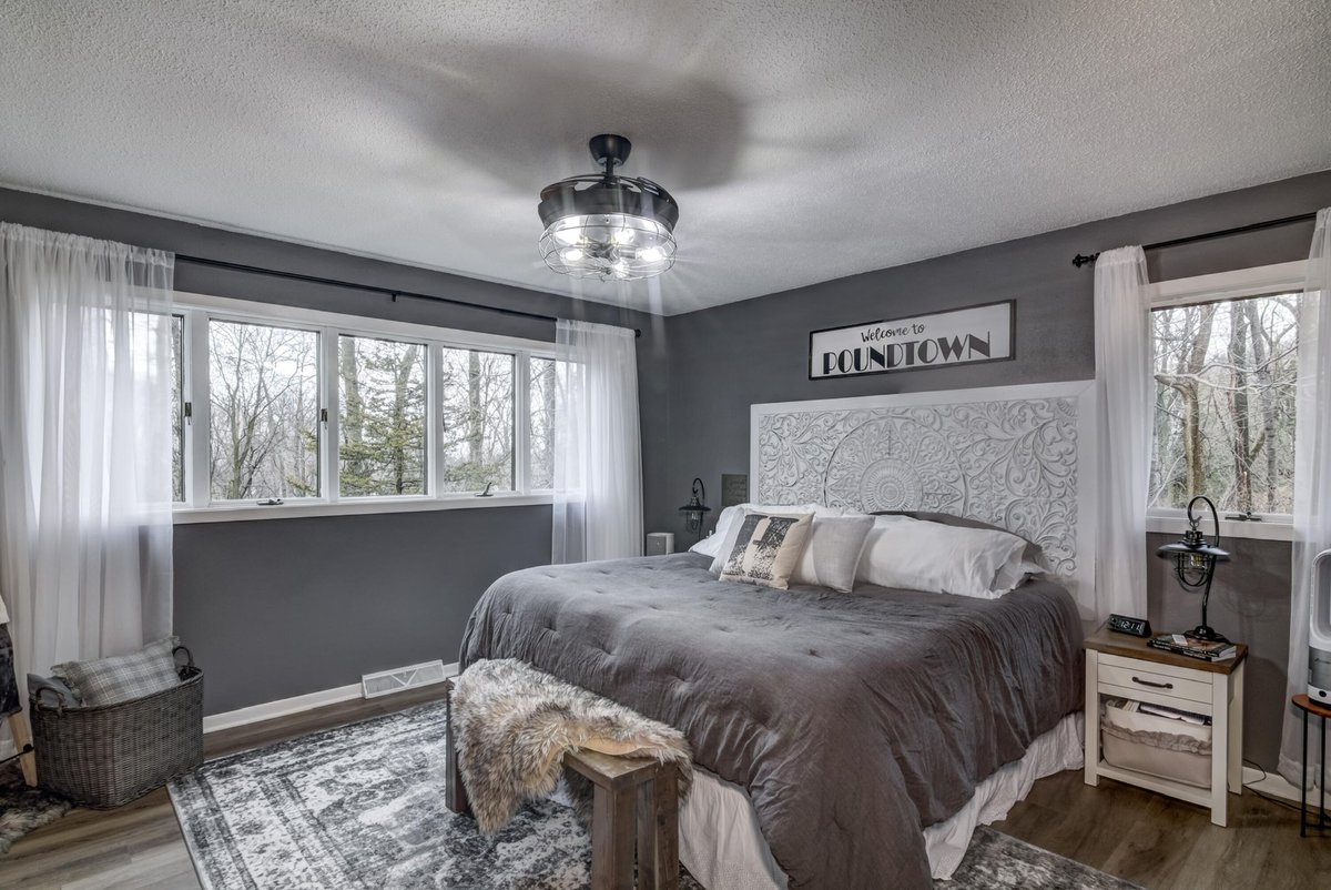 This $420k (lol) Onalaska, WI is a good example of what happens when your Michael’s obsession goes one sign too far