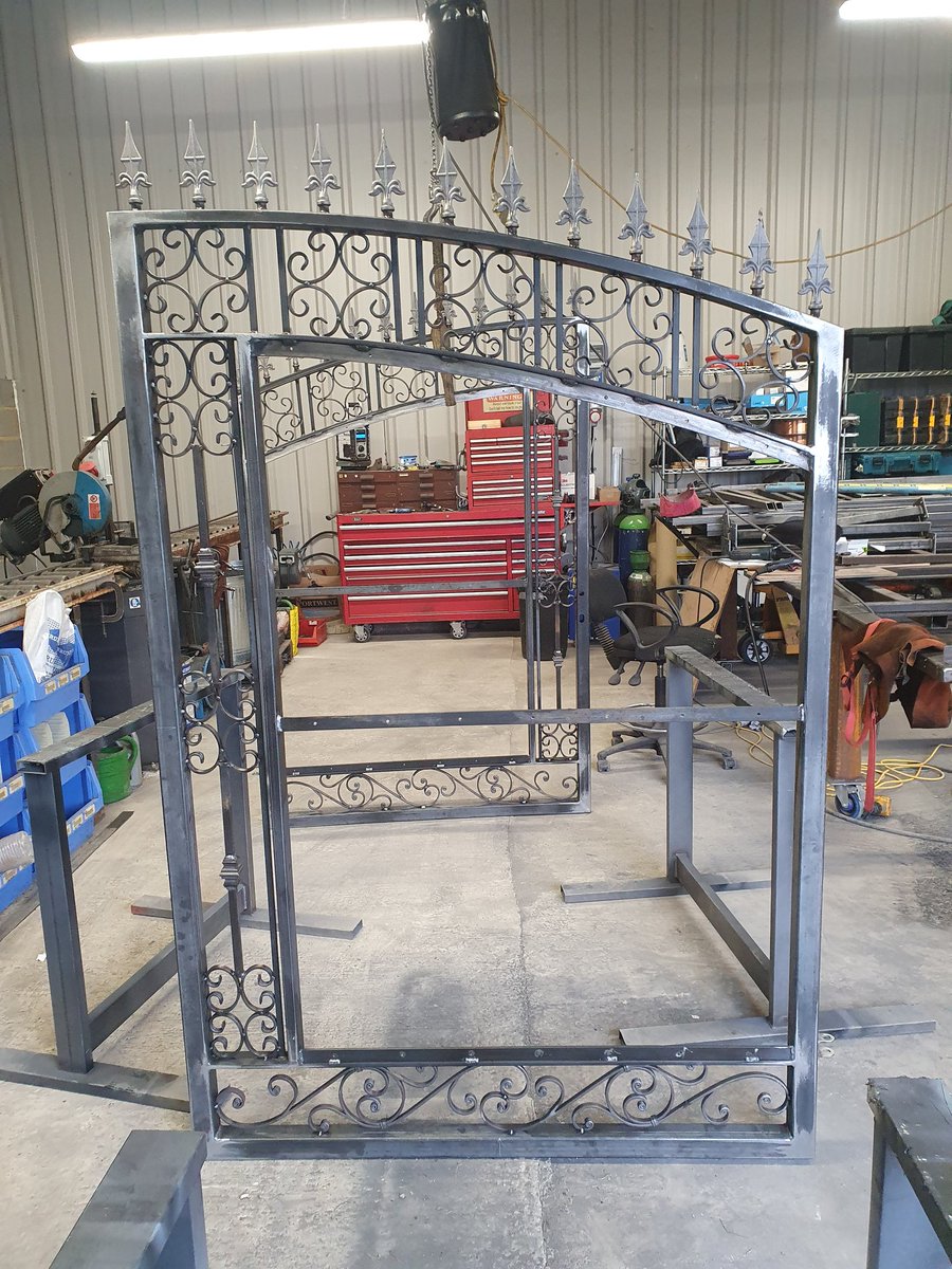 AclWelding's tweet photo. From concept, to design, fabrication and installation. A truly unique pair of bespoke driveway gates. Hand made to exacting specifications...
https://t.co/jnhD2vg3jI 
#drivewaygates #gates #design https://t.co/6yNvCSxrex
