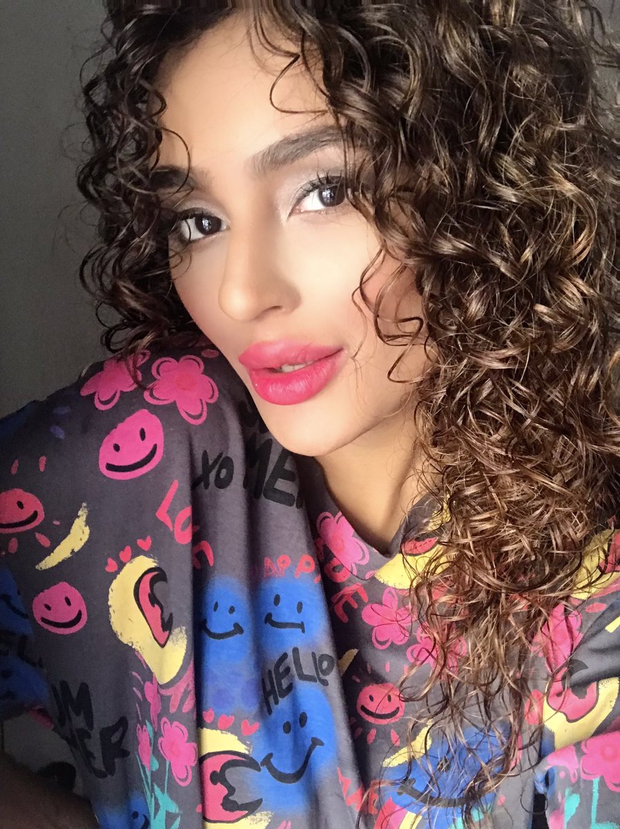 IamSeeratKapoor's tweet photo. Very Berry Blasts! 🍇 https://t.co/FoPeS91BEz