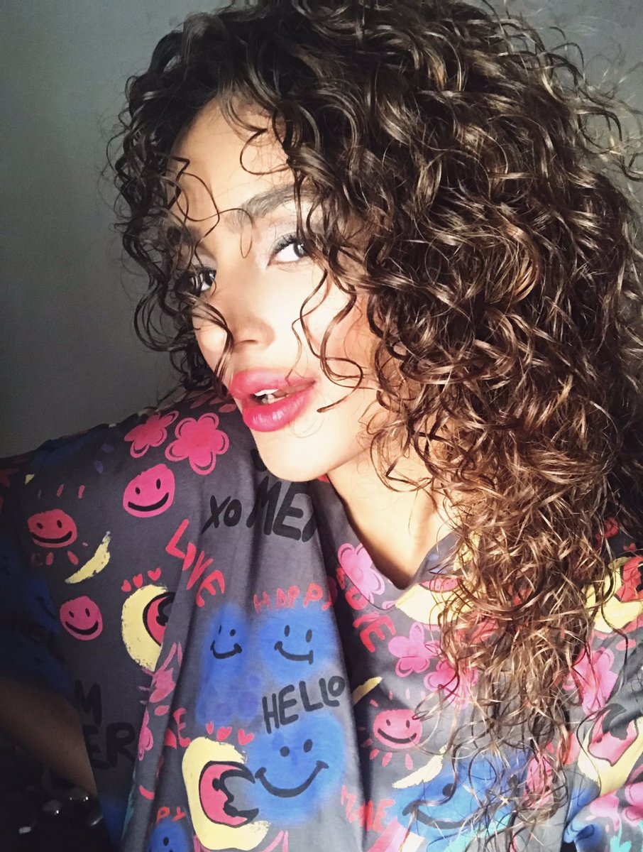 IamSeeratKapoor's tweet photo. Very Berry Blasts! 🍇 https://t.co/FoPeS91BEz