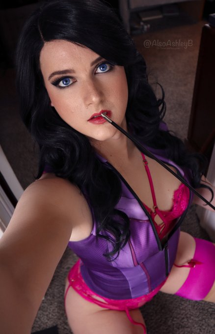 My Kate Bishop pinup look - Anyone wish they were the arrow? ? https://t.co/6NQBmklWAi