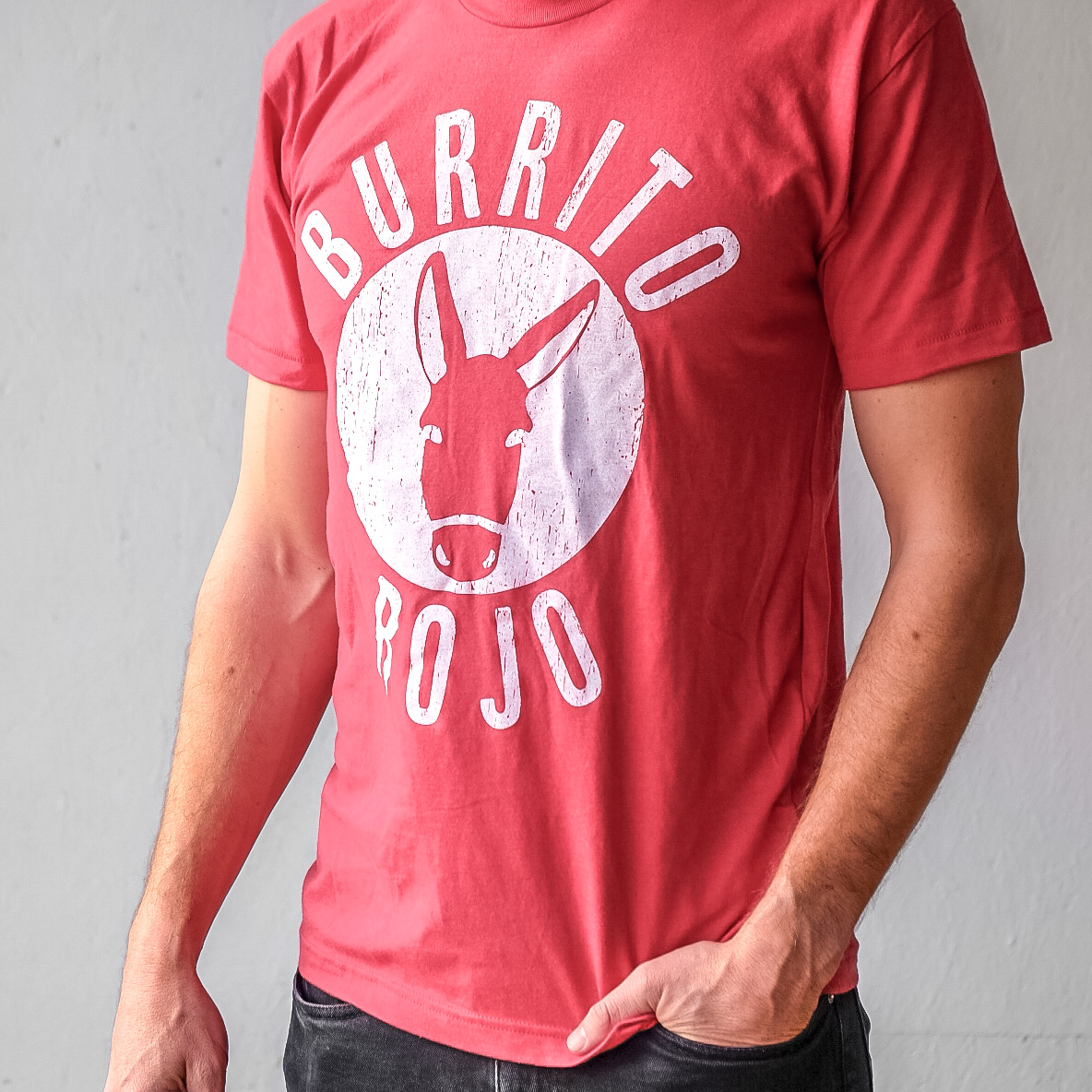RedsFoods's tweet photo. RED'S CLUB ROJO MERCH GIVEAWAY! 🌯
How to enter: 
▪️Follow us
▪️Like this tweet 
▪️Retweet this tweet
Winner will be announced this Friday, 4/22 and can pick a hat &amp; shirt! #redsburritos https://t.co/rvuMCxG4a4