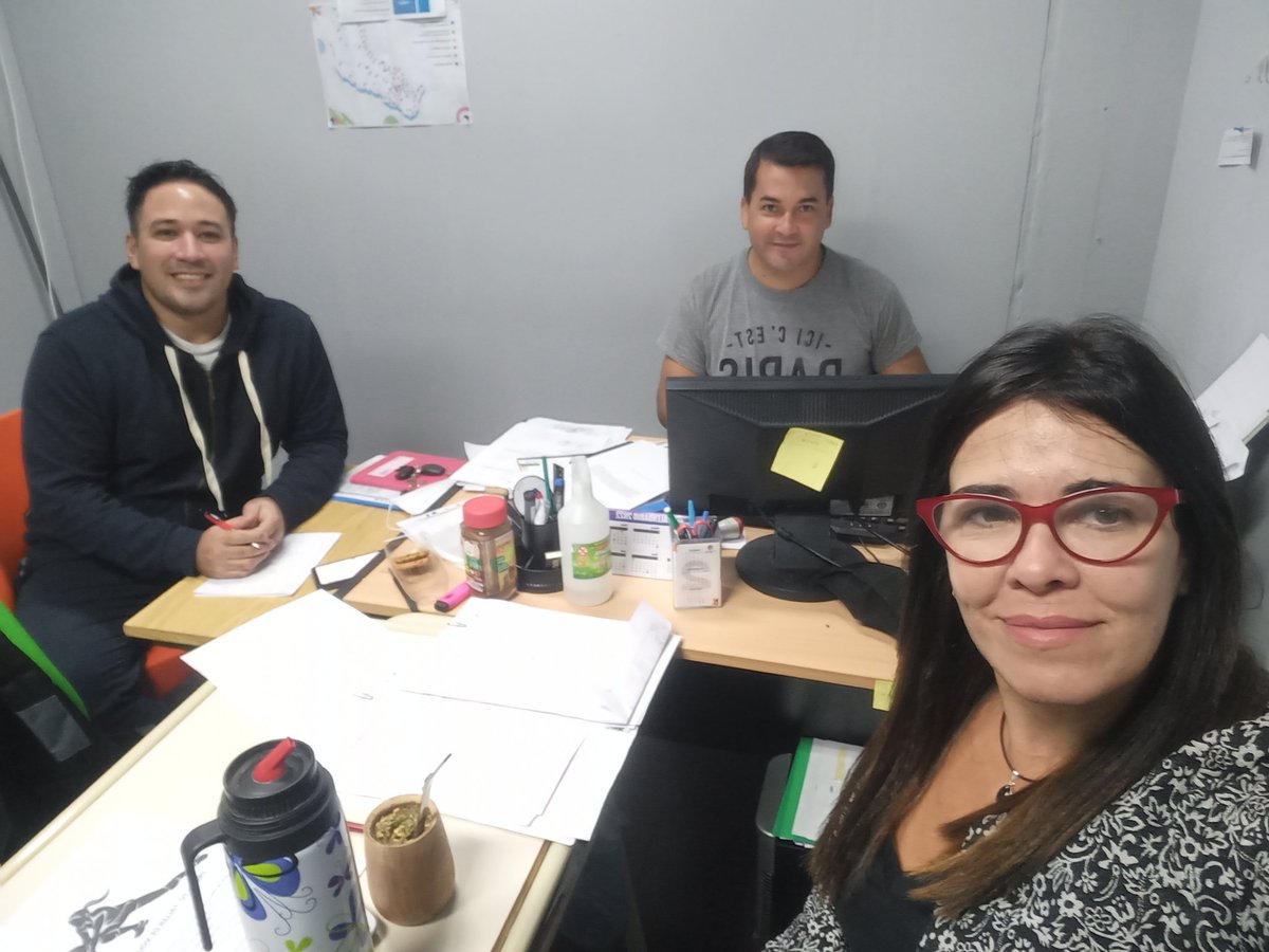 Arrancamos la semana  con mucha actividad y compromiso  por la educación.
Gracias,
<a href="/EscurdiaViviana/">Viviana E Escurdia</a> 
<a href="/OscarQuinten/">Oscar Daniel Quinten</a>
<a href="/maxivallejos12/">Maxi Vallejos</a>
<a href="/BarbaroLorena/">Analia Lorena Barbaro</a> 

<a href="/CGEMisiones/">CGE Misiones</a>
<a href="/misioneseduca/">Educación Misiones</a>