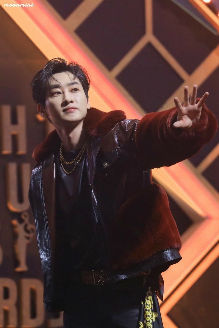 etherealarmour's tweet photo. Eunhyuk :
1. Super Junior
2. Super Junior T
3. Super Junior H
4. Super Junior M
5. Super Junior D&amp;E
6. SM The Performance
7. SM Younique Unit https://t.co/7jYPSrvXwF