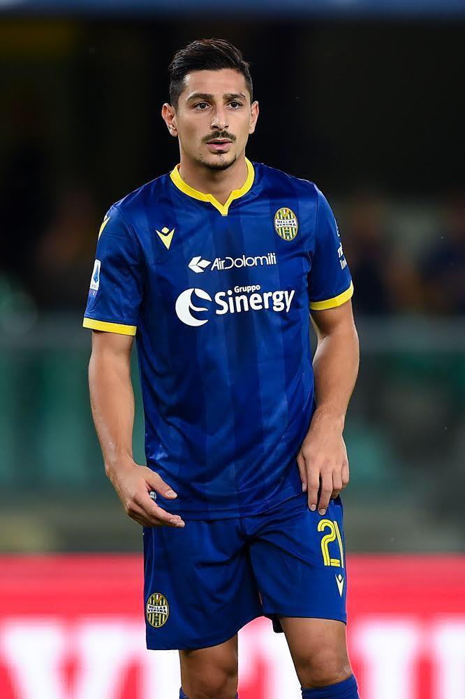 Beşiktaş Hellas Verona’da forma giyen Koray Günter için kulübü ile görüşmelere başladı.

Koray da Beşiktaş’a gelmeye sıcak bakıyor.

(<a href="/sercan_dikme/">Sercan Dikme</a>)