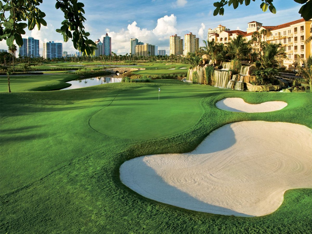BHHSEWMRealty's tweet photo. Miami is a well known top choice for golfers everywhere to disconnect and play all around. With exceptional weather and beautiful courses, the Miami golf experience is like no other 🏌️

Swipe for 4 for some of the best golf courses in the Miami area! https://t.co/qtHijWCDnO