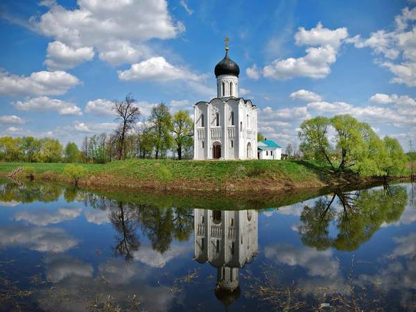 Existence of an Eastern European sacred community built on the Old Church Slavonic (like the Western European щту was built on Latin) sheds the light on the meaning of the word "Russian" ("русский") in medieval Russia. It doesn't refer to the ethnicity. It refers to the religion