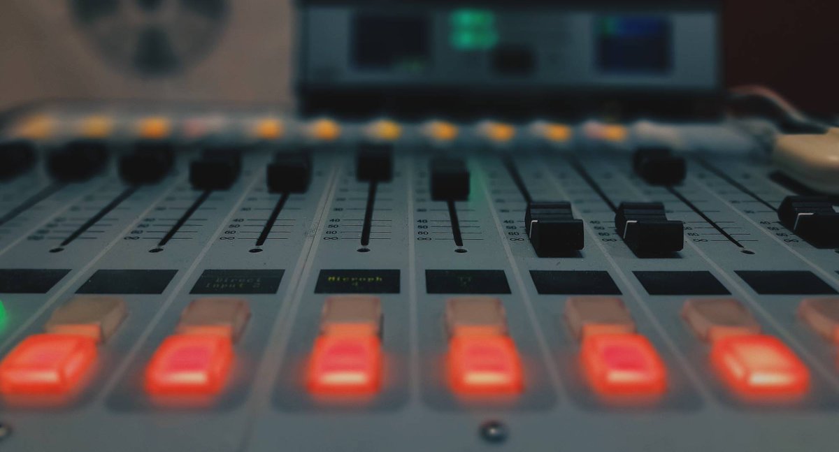 WNJR917's tweet photo. "In radio, you have two tools. Sound and silence." - Ira Glass https://t.co/aaExNJG8Ys