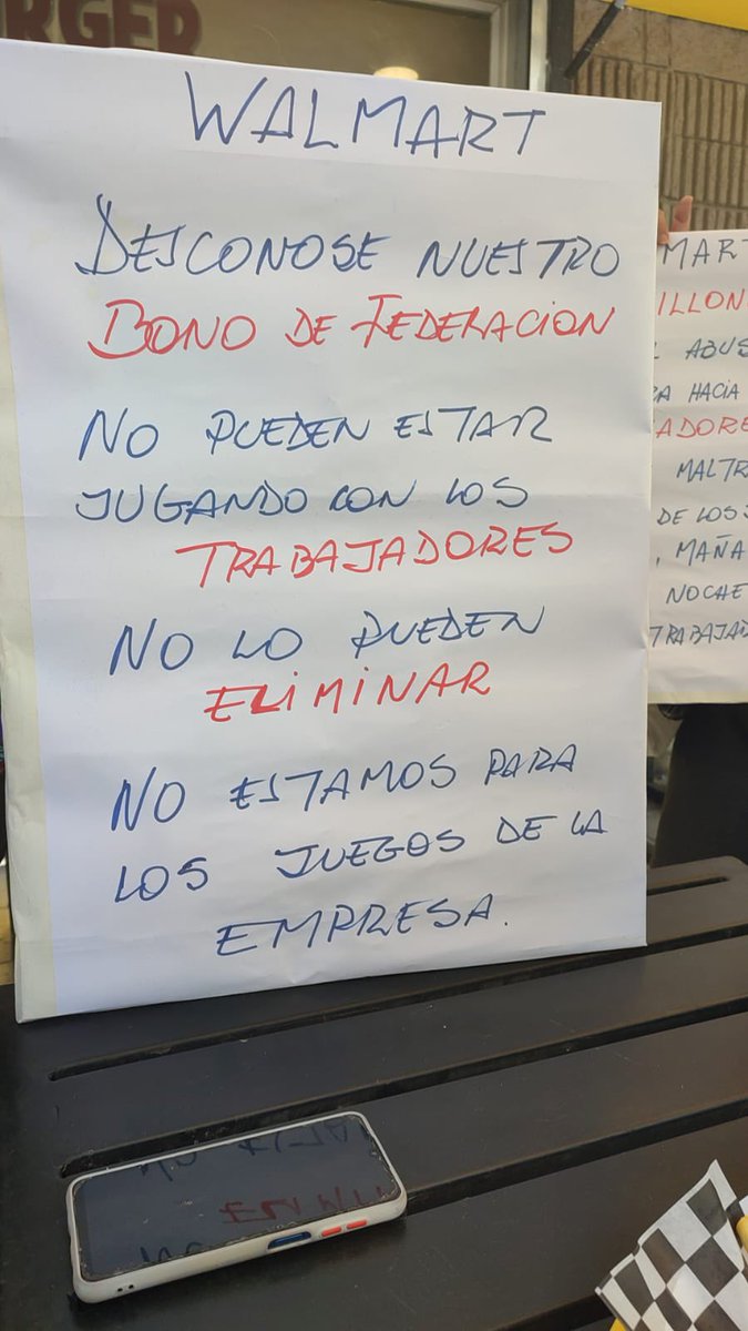 No hay acuerdo.
<a href="/Walmart__Chile/">Walmart Chile</a>  insiste en querer eliminar el bono de antigüedad que es la base de nuestra organización y desconocer el piso legal de la negociación.
Negociación de mala fe.
El miércoles 20 de abril se inicia l huelga.