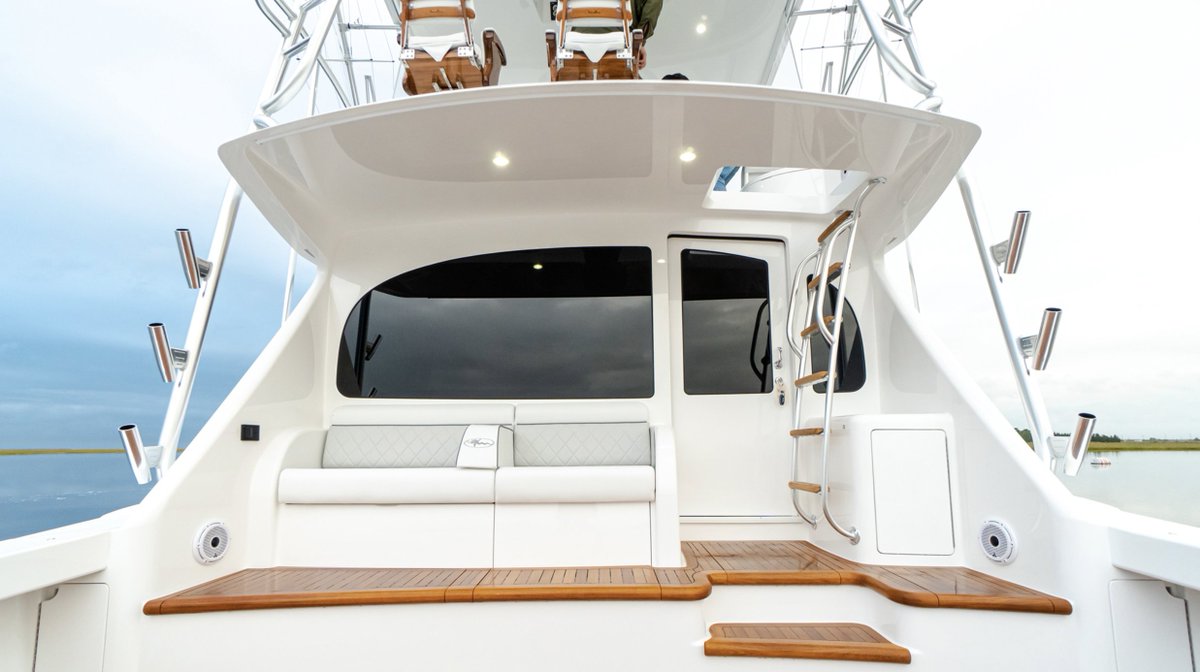 FishingBoatss's tweet photo. @VikingYachts 54 Convertible! Incredible fishing boat for big trips! This boat is stylish and a fishing machine! Pictures from https://t.co/lY3rHPX9ar #fishingmachine #FishingBoats #Viking https://t.co/JNPOW84NFa