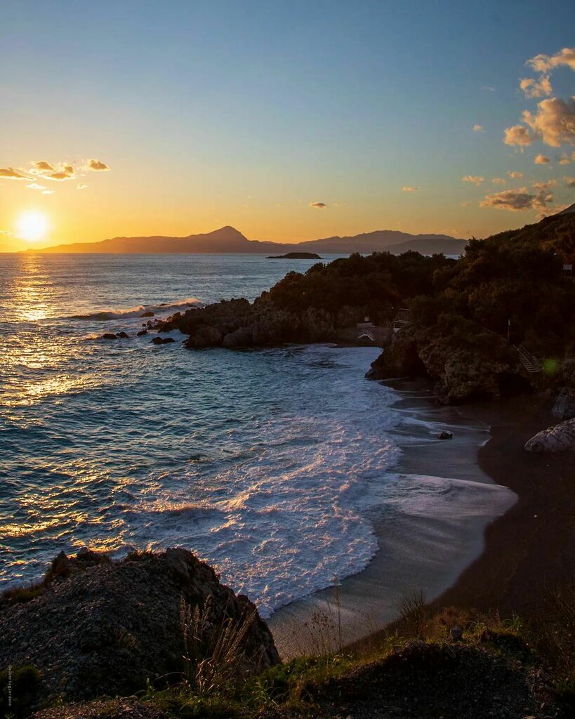 #maratea #basilicata #italy #golfodipolicastro
.
.
.
#sunset #seascape #seacoast #love_basilicata #love_italy #loves_united_basilicata #volgoitalia #volgobasilicata #volgopotenza #lucania_damare #lucaniaterramia #panoramimeridionali #vivobasilicata #ig_basilicata #igersbasil…