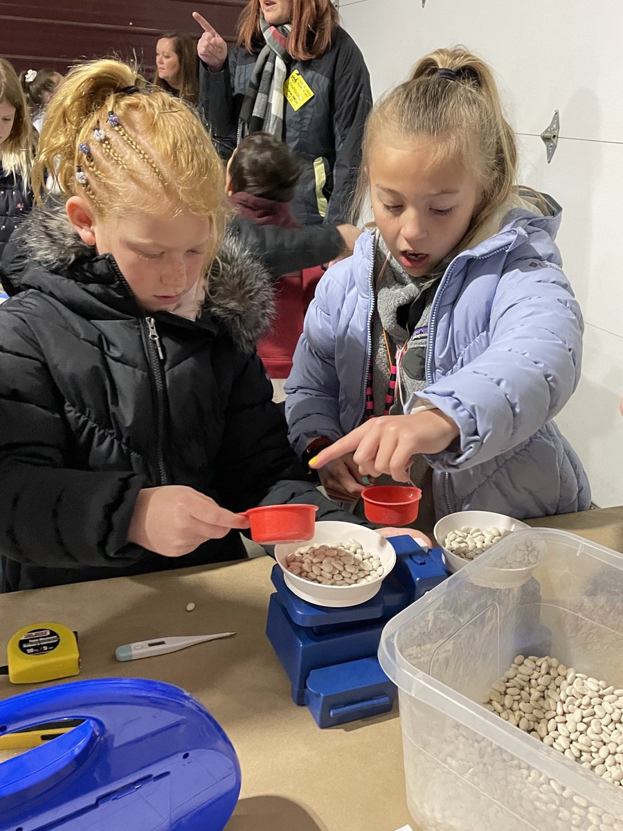 MrsKing2nd's tweet photo. Using tools to help measure…just like real farmers do! #TCECardinals #FishersAgriPark https://t.co/Hty7HRZANE
