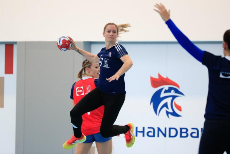 Manon Houette, de retour avec <a href="/FRAHandball/">Equipes de France de Handball</a> : «Comme une seconde partie de carrière» lequipe.fr/Handball/Actua… via <a href="/lequipe/">L'Équipe</a>