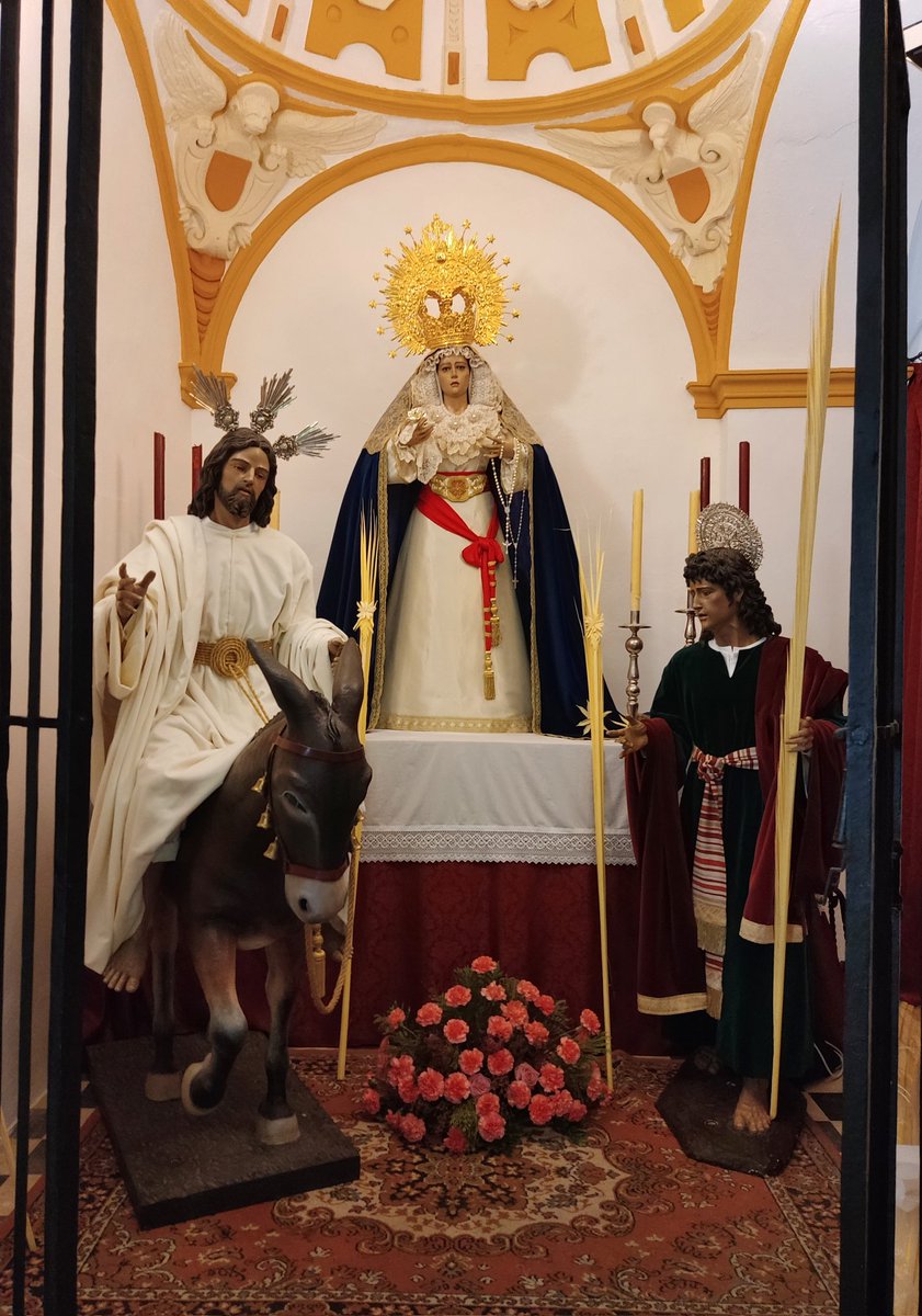 Finalizada la Semana Santa, Nuestros Sagrados Titulares se encuentran en nuestra capilla.

#hdaddelaestrella #saludyestrella #estrelladeespejo #señordelasalud #entradatriunfal #siempreasulado #espejo