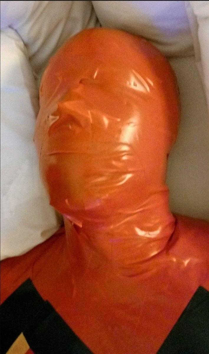 Sir_LatexMan's tweet photo. In 2018, I was a mummified Christmas present! This happened on Halloween Day. I even experienced breathplay while wrapped up! Wrapped by RebekahDementia
#MummificationMonday https://t.co/g0mZApsAnR