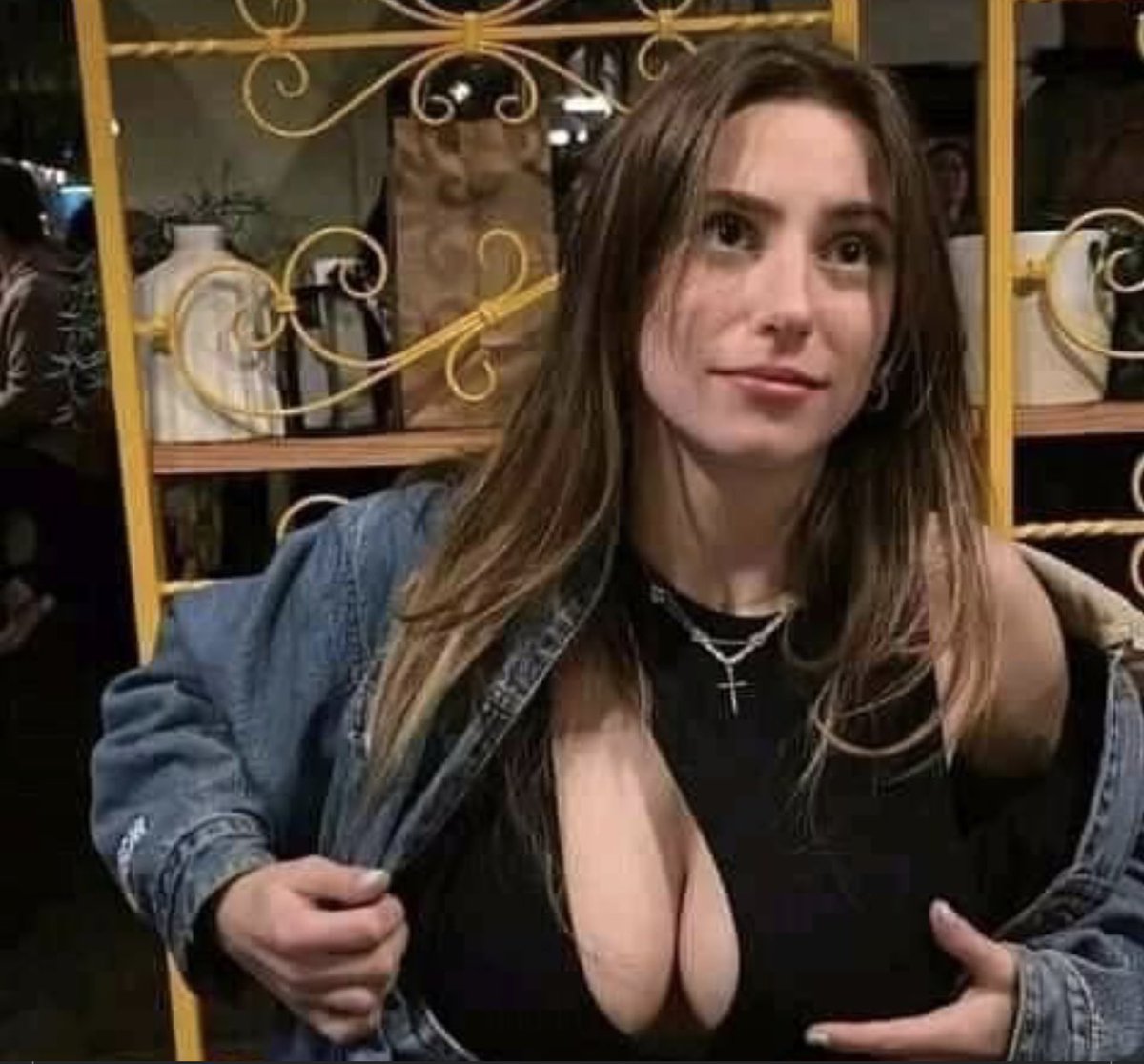 frasesdem3rda's tweet photo. “Rebeca, dá-me duas boas razões para não acabarmos”

Ela: https://t.co/bJet55qmwU
