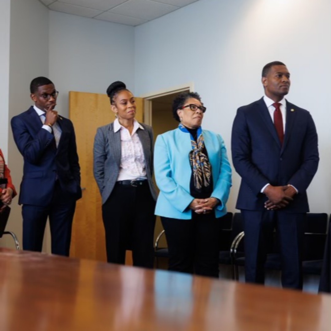 Proud to have stood alongside <a href="/EPAMichaelRegan/">Michael S. Regan</a>, <a href="/RepShontelBrown/">Rep. Shontel Brown</a>, @MayorBibb, and interdisciplinary leaders today to hear heart wrenching, and avoidable, stories of lead exposure and promise action.

No American should fear for their safety in their own home.