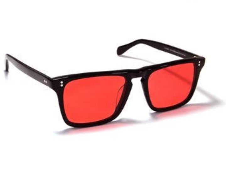 Mayanni11's tweet photo. Lentes con lente rojo y armazón negro 
#mayanni #promocion https://t.co/ixRVicM2DQ