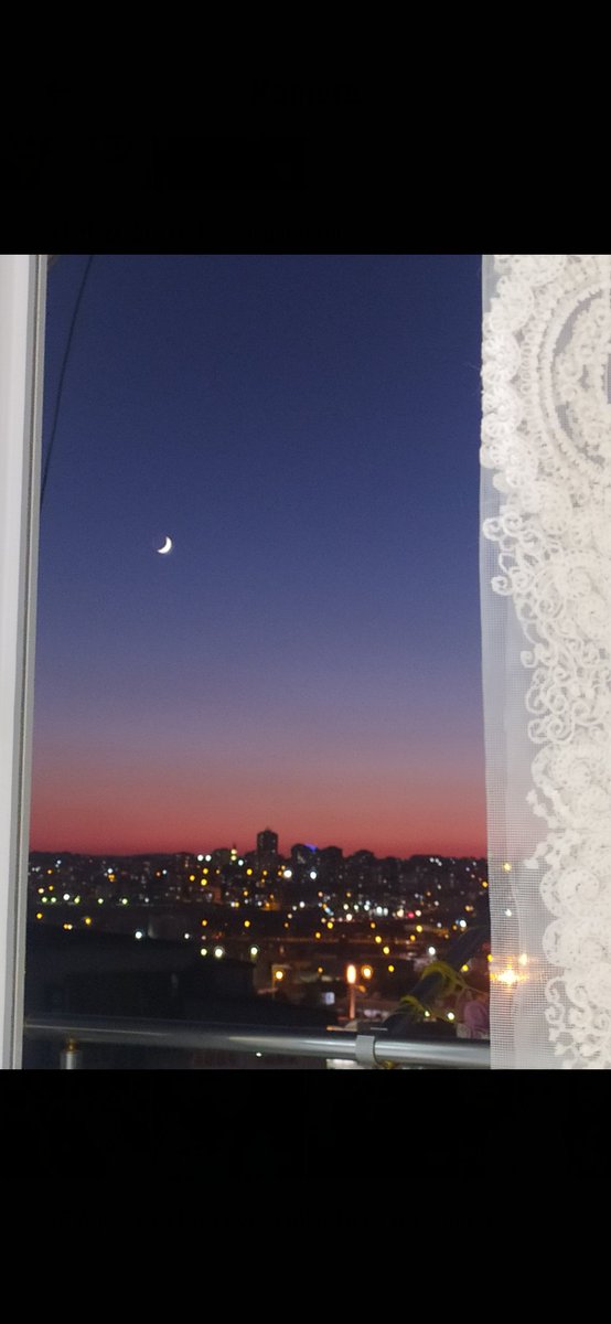 Bir ay doğar İlk akşamdan geceden
Neydem neydem geceden.🌜🎼