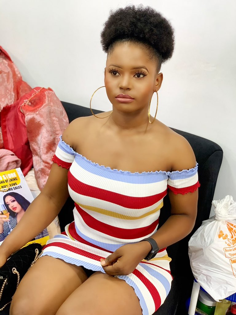 Mzcapitaldiva01's tweet photo. Dear tweeps! It’s been years! Was able to login after a long while.. if this pops up on your timeline, kindly hit the like and follow button  Abeg my eye don too see.. 😄 https://t.co/DW0AuzqYtl