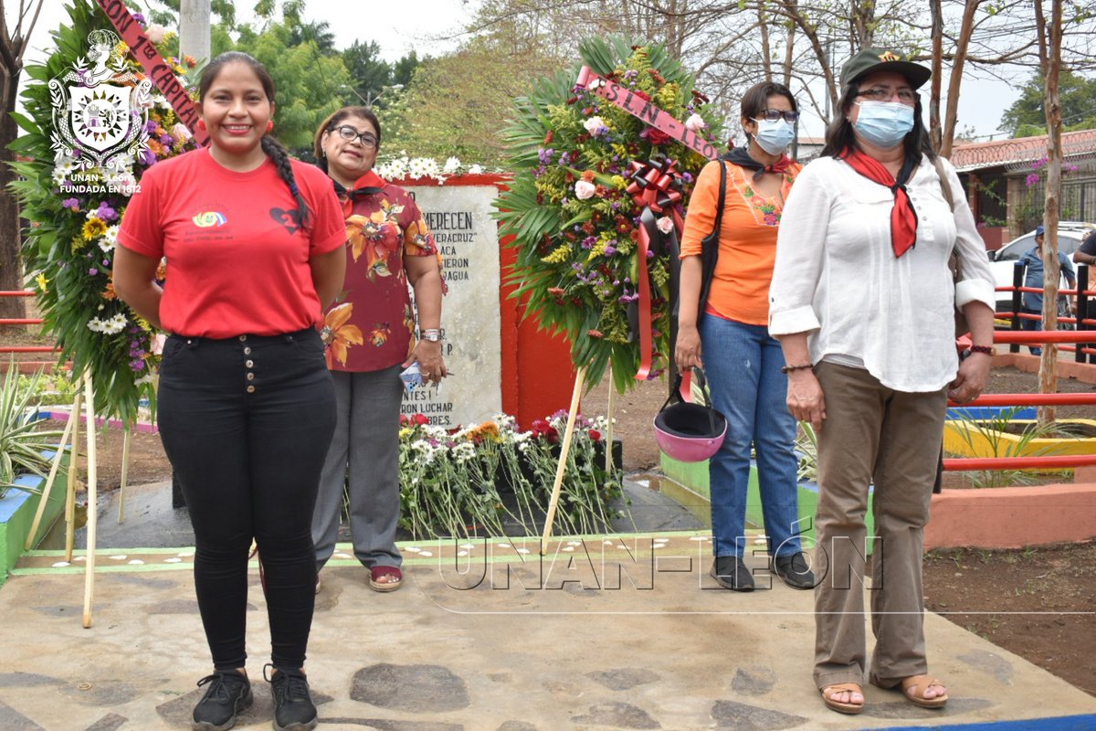 unanleon's tweet photo. UNAN León, participó en la Colocación de ofrenda floral y guardia de Honor a los Héroes y Mártires de Veracruz, en el sitio donde fueron asesinados hace 43 años por la Guardia Nacional los miembros del Estado Mayor del Frente Occidental
#UNANLeón
#HeroesDeVeracruz https://t.co/1TiG20m6Iu