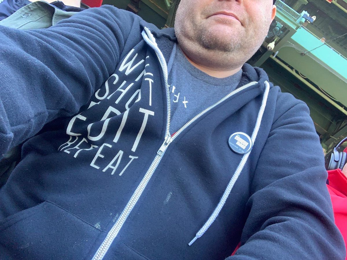DeadairDennis's tweet photo. If you don’t get mustard from a Fenway Frank on your shirt, did you even go to the stadium?
Thanks for the tickets @funnyflips &amp; @morsecode.
.
.
#bostonmarathon #redsox #twins #minnesotatwins #baseball #behindhomeplate https://t.co/HRgQQ9EiOH