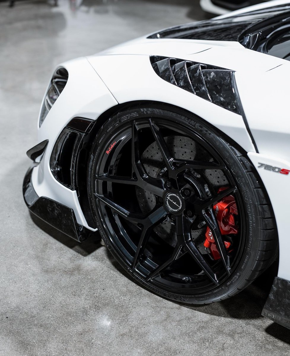 LuxuryCars365's tweet photo. McLaren 720S 🔥 https://t.co/WJfa1WnErf