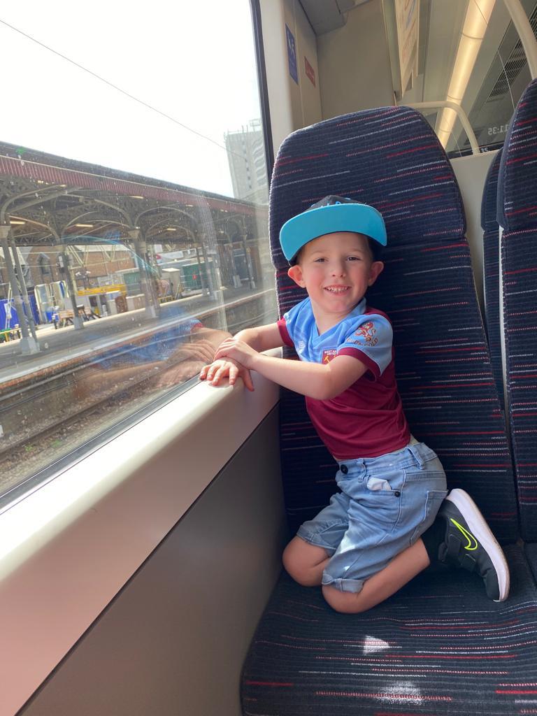 TommyJJones's tweet photo. Took the boy to his first @WestHam game yesterday. Hopefully many more to follow. Unfortunate not to get the 3 points but still a good day @tomassoucek28 @_DeclanRice @Noble16Mark https://t.co/BPfTblKbOr