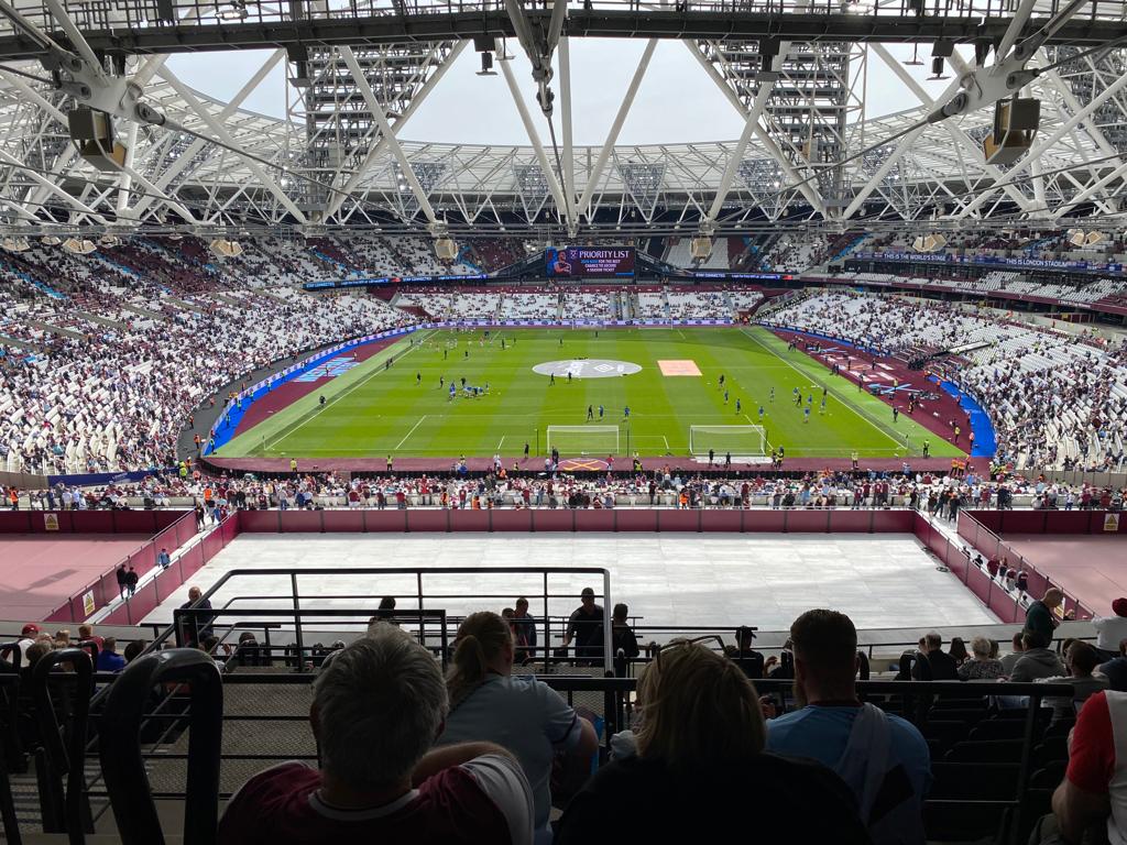 TommyJJones's tweet photo. Took the boy to his first @WestHam game yesterday. Hopefully many more to follow. Unfortunate not to get the 3 points but still a good day @tomassoucek28 @_DeclanRice @Noble16Mark https://t.co/BPfTblKbOr