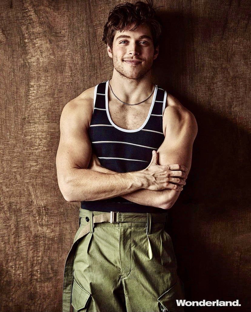 NoWayFroy's tweet photo. Big Dick Committee: Froy Gutierrez

We all know Froy Gutierrez has a big dick. We’ve seen his nudes, we’ve seen his bulge. That boy has a huge dick, so he starts off our list. https://t.co/kg2aGguhCe