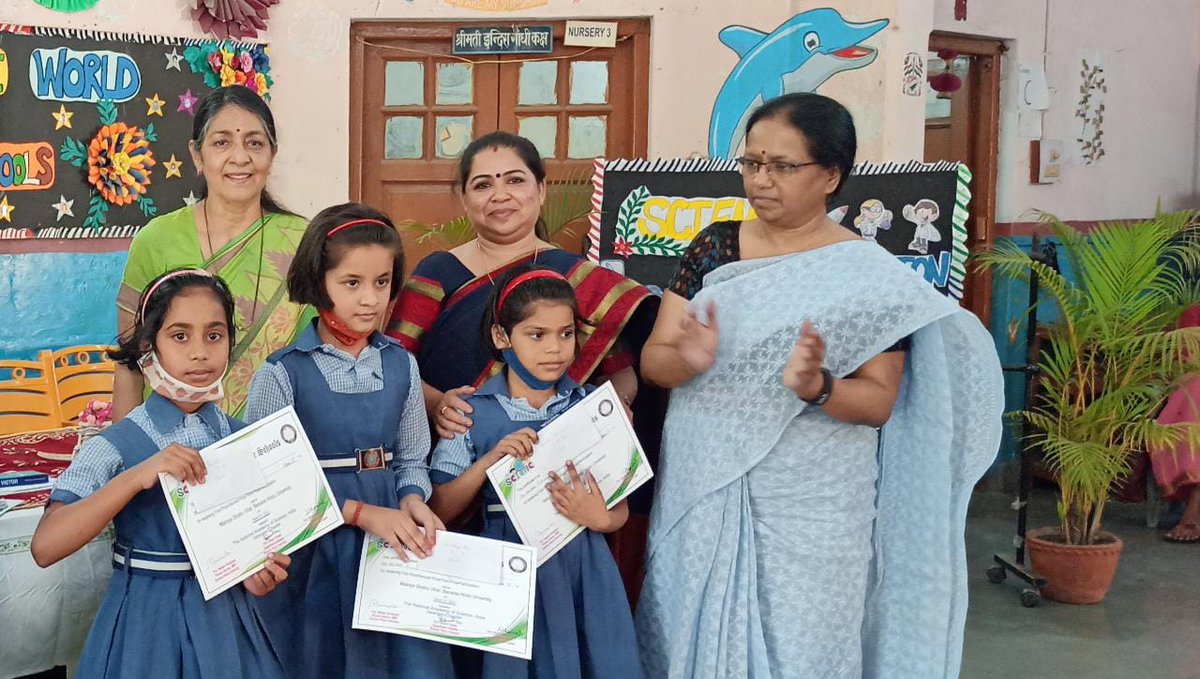 bhupro's tweet photo. Intending to encourage, popularize and inculcate scientific temperament among the children, the National Academy of Sciences, India – Varanasi Chapter, organized a primary level Science Exhibition at Malviya Shishu Vihar, #BHU. 
#BanarasHinduUniversity https://t.co/lcD9SjlI83