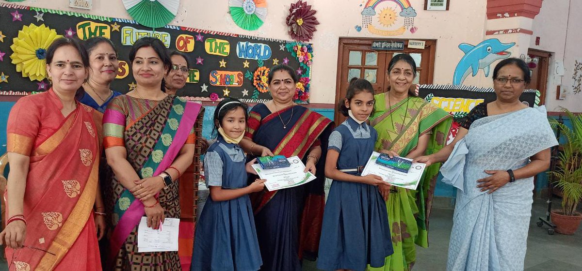 bhupro's tweet photo. Intending to encourage, popularize and inculcate scientific temperament among the children, the National Academy of Sciences, India – Varanasi Chapter, organized a primary level Science Exhibition at Malviya Shishu Vihar, #BHU. 
#BanarasHinduUniversity https://t.co/lcD9SjlI83