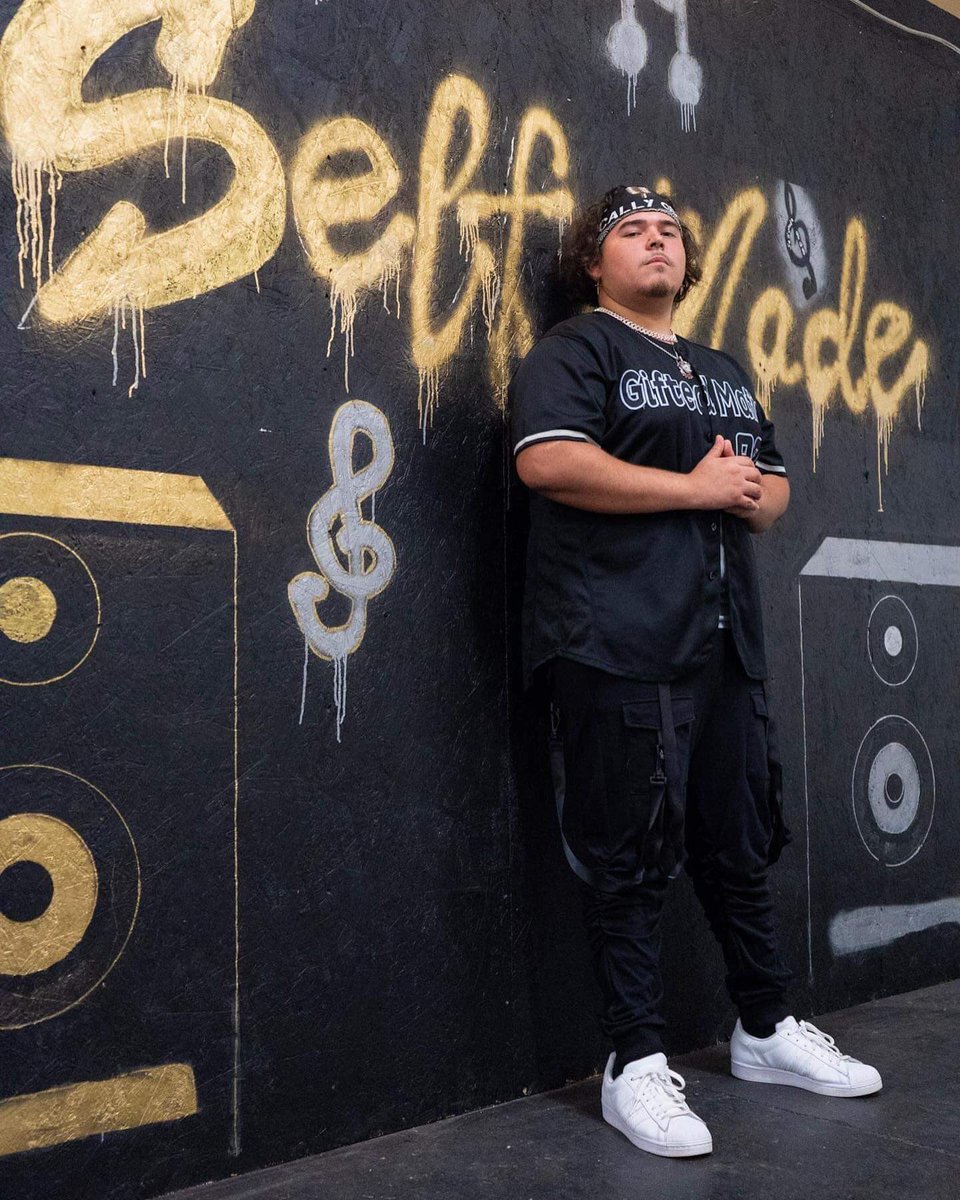 GLyrically's tweet image. youtu.be/SxQCeAKEZAU